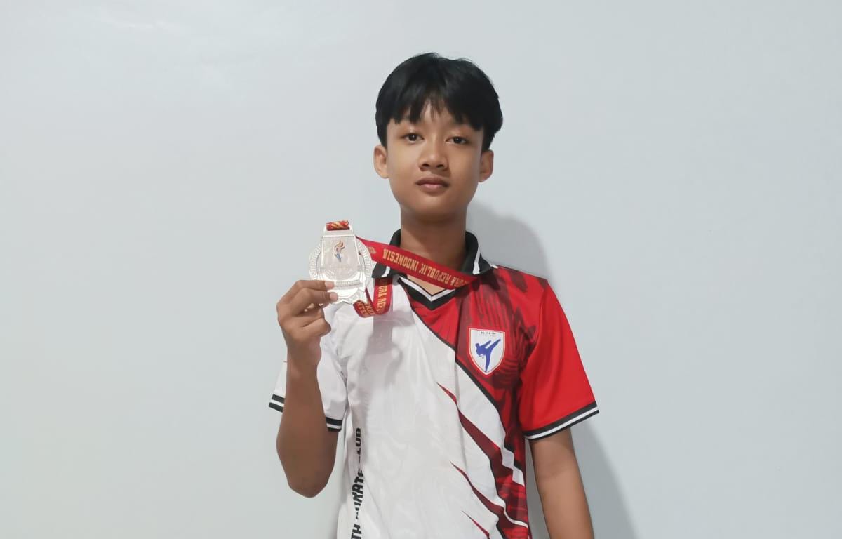 Abdul Bari Saputra, Santri Al Hikmah Sabet Medali Perak Lomba Karate Internasional